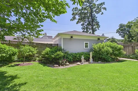 1050 Spruce Street Winnetka IL 60093