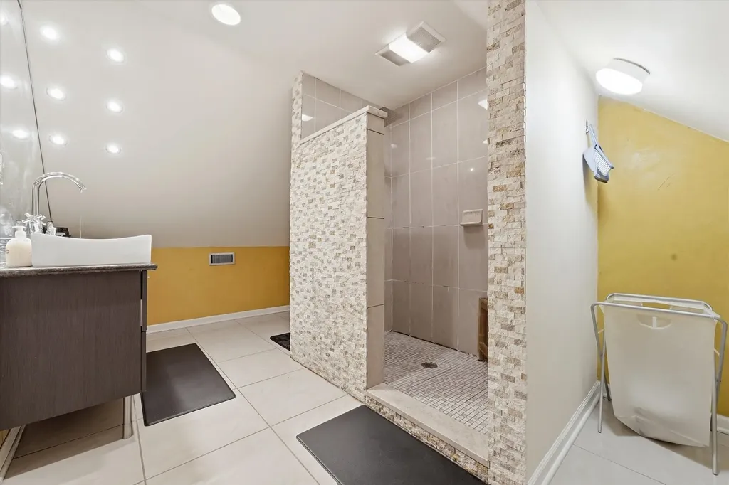 3619 South Parnell Avenue Chicago IL 60609