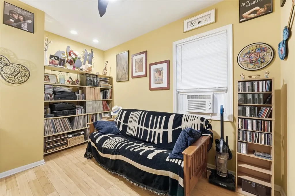 3619 South Parnell Avenue Chicago IL 60609