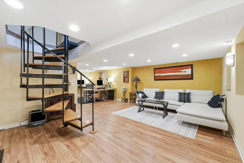 3619 South Parnell Avenue Chicago IL 60609