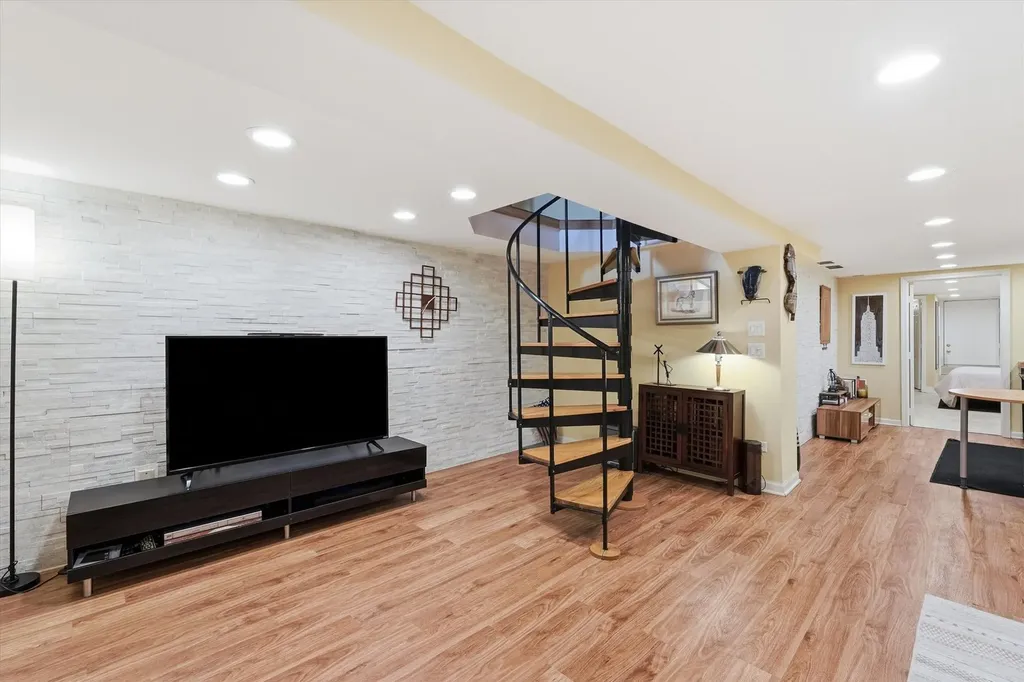 3619 South Parnell Avenue Chicago IL 60609