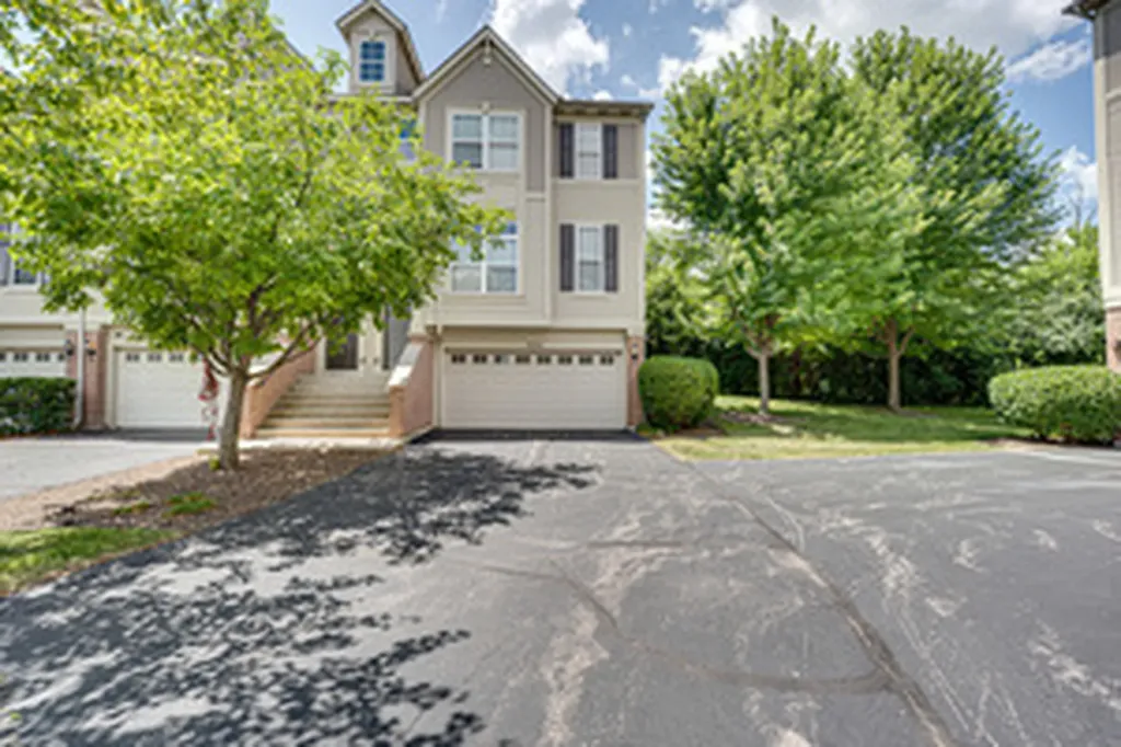 3355 Kentshire Circle Aurora IL 60504