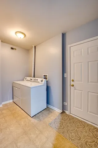 3355 Kentshire Circle Aurora IL 60504