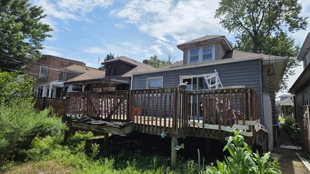 5020 West Dakin Street Chicago IL 60641