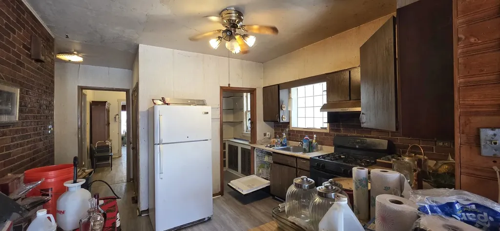 5020 West Dakin Street Chicago IL 60641