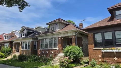 5020 West Dakin Street Chicago IL 60641