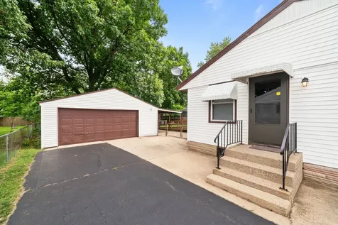 1006 Copper Drive Machesney Park IL 61115