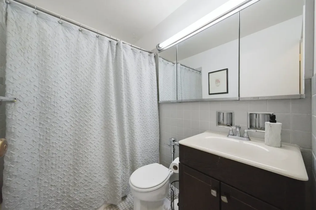 3550 North Lake Shore Drive Chicago IL 60657