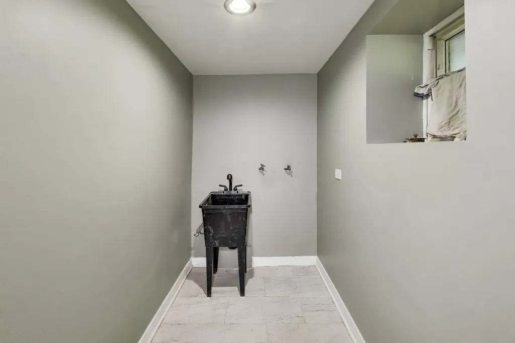 11437 South Normal Avenue Chicago IL 60628
