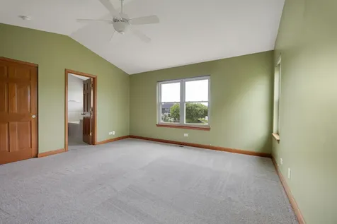 407 Bluegrass Parkway Oswego IL 60543