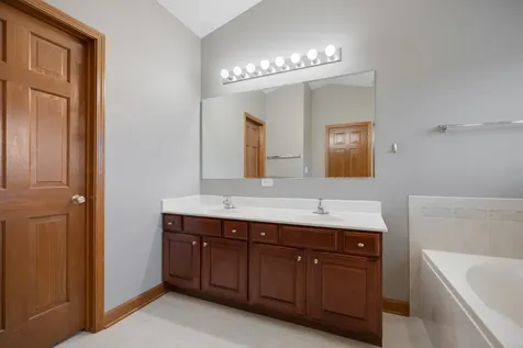 407 Bluegrass Parkway Oswego IL 60543