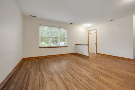 407 Bluegrass Parkway Oswego IL 60543