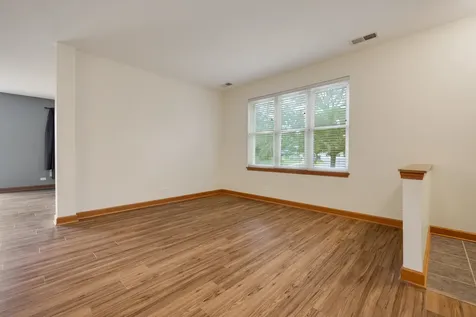 407 Bluegrass Parkway Oswego IL 60543