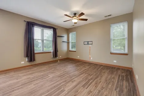 407 Bluegrass Parkway Oswego IL 60543