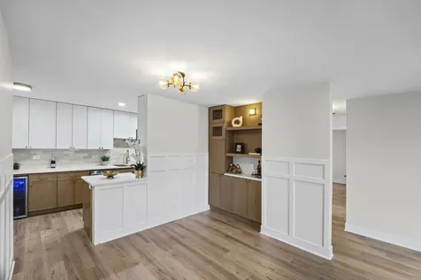 2400 Archbury Drive Park Ridge IL 60068