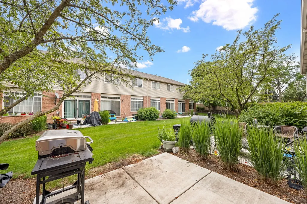 1644 Windward Avenue Naperville IL 60563