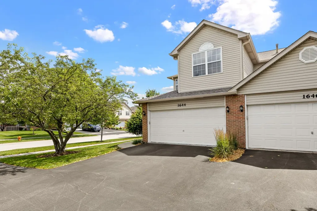 1644 Windward Avenue Naperville IL 60563