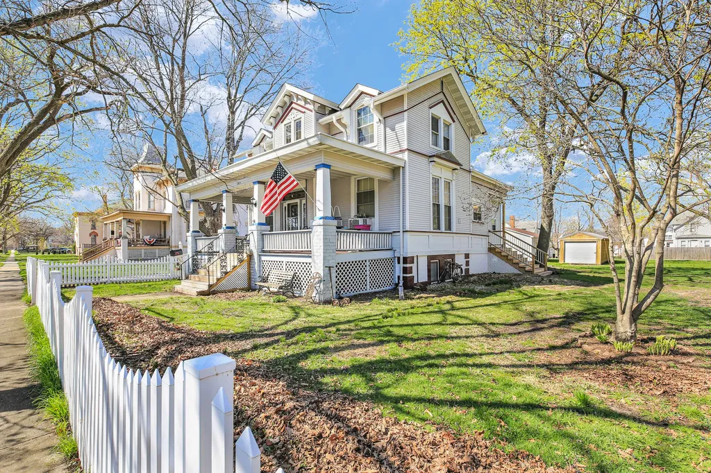 343 West Center Street Paxton IL 60957