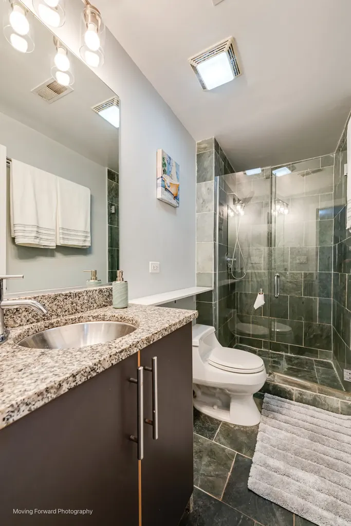 1625 West Ainslie Street Chicago IL 60640