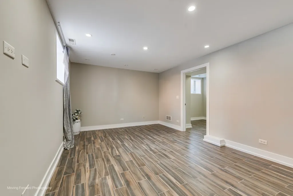 1625 West Ainslie Street Chicago IL 60640
