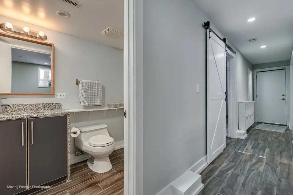 1625 West Ainslie Street Chicago IL 60640