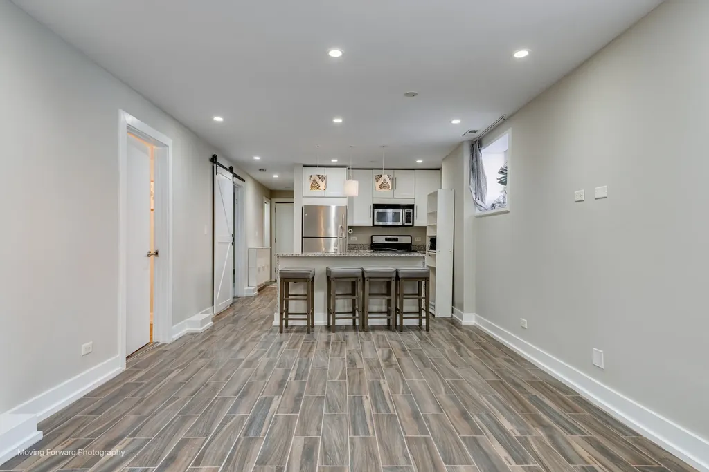 1625 West Ainslie Street Chicago IL 60640