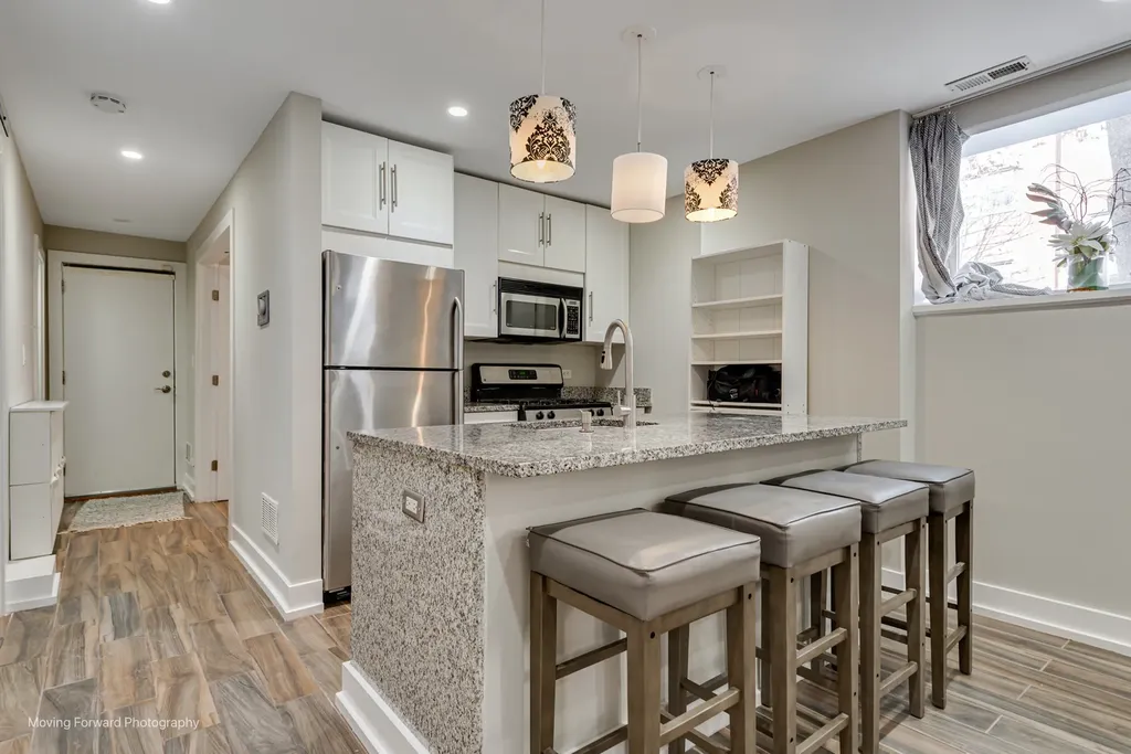 1625 West Ainslie Street Chicago IL 60640