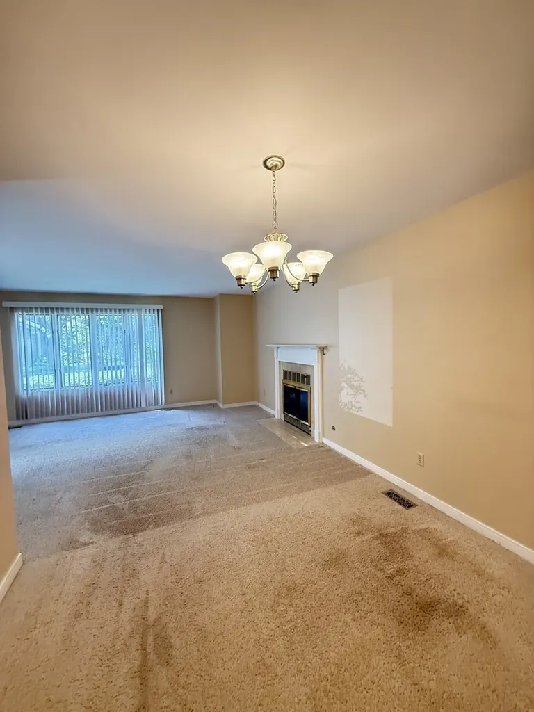 2851 Garden Drive Lisle IL 60532