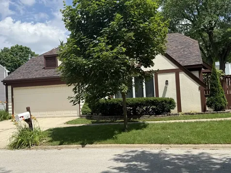 2851 Garden Drive Lisle IL 60532