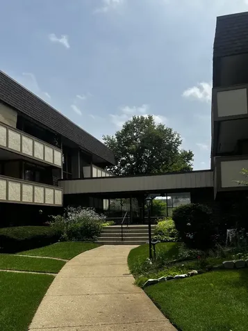 437 Cavalier Court West Dundee IL 60118