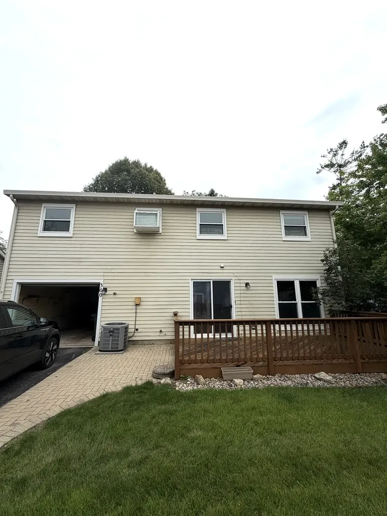 300 Aster Court Aurora IL 60504
