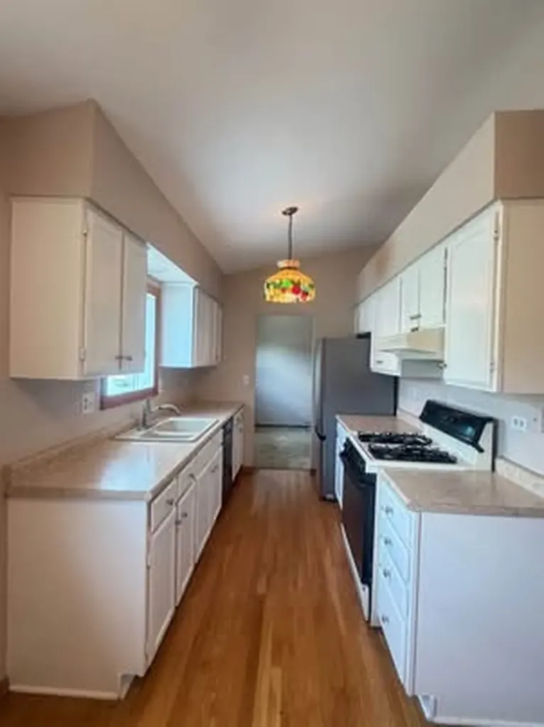 300 Aster Court Aurora IL 60504