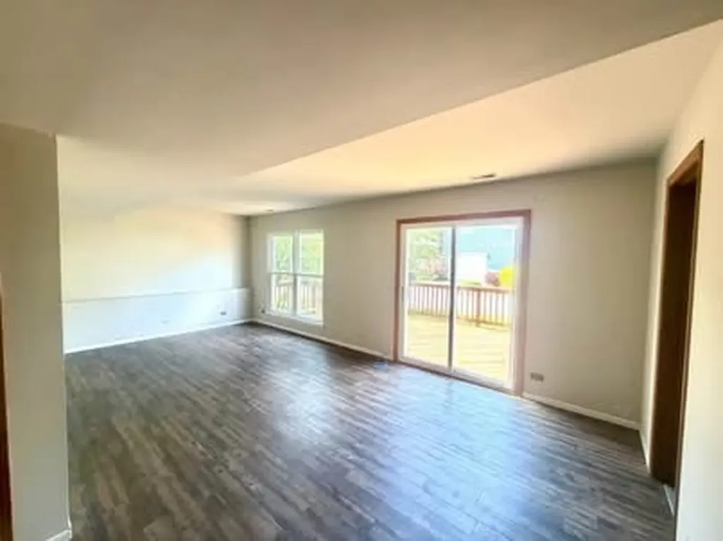 300 Aster Court Aurora IL 60504
