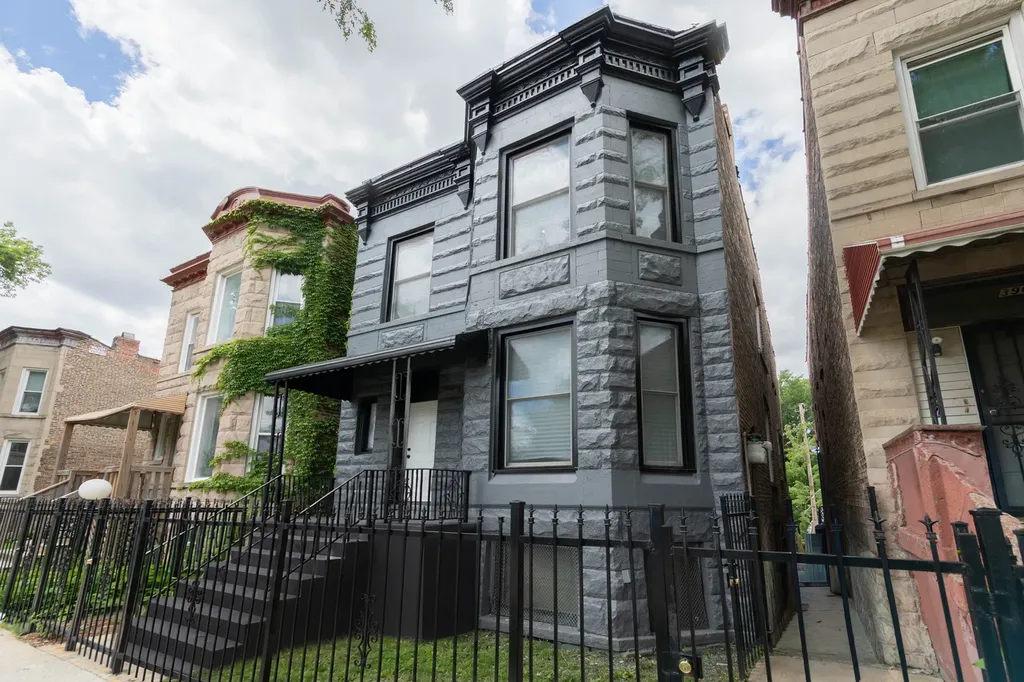 3902 West Fillmore Street Chicago IL 60624