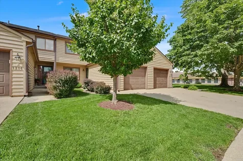 1214 Lancaster Drive Champaign IL 61821