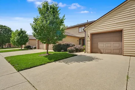 1214 Lancaster Drive Champaign IL 61821