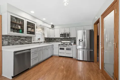 16967 82ND Avenue Tinley Park IL 60477