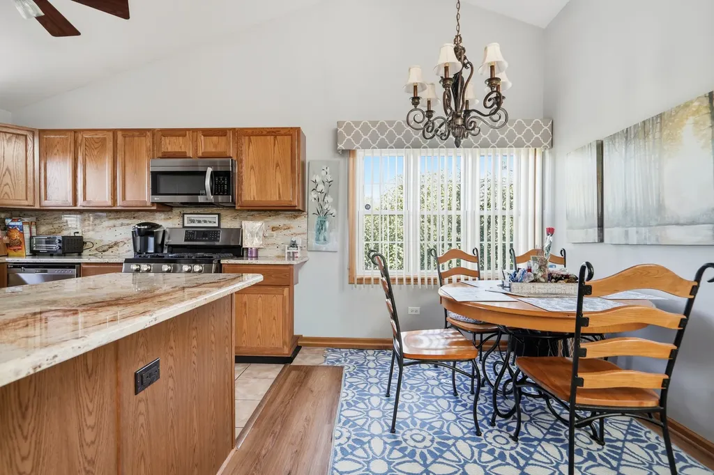 1994 Gary Court Schaumburg IL 60193