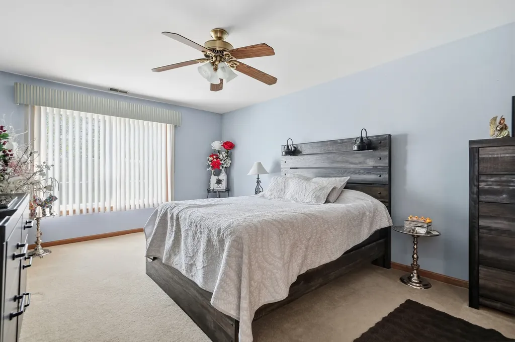 1994 Gary Court Schaumburg IL 60193