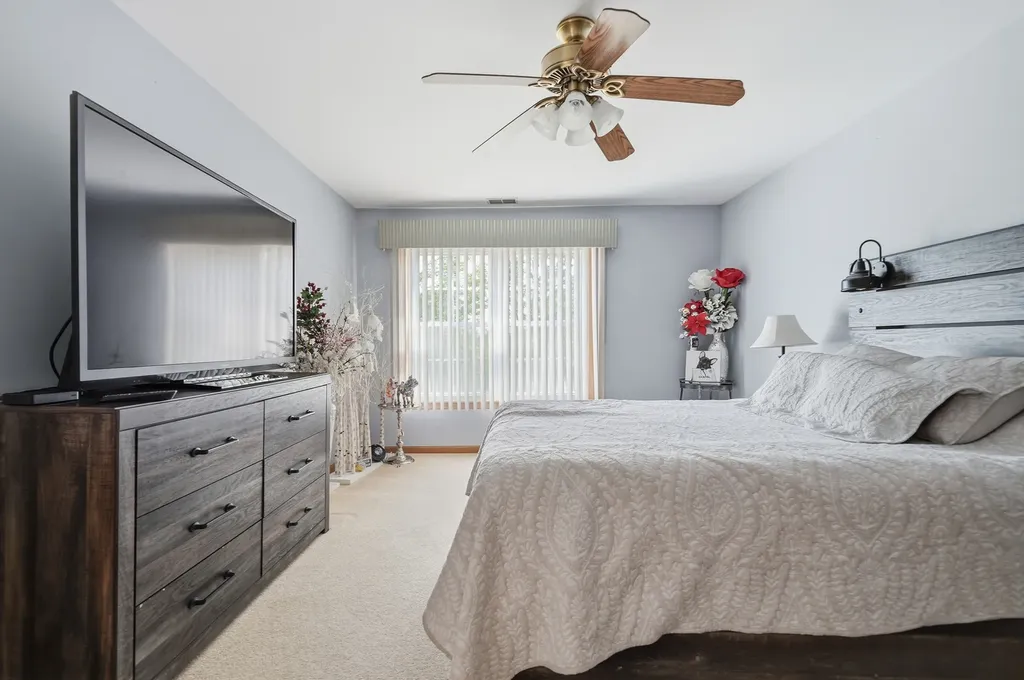 1994 Gary Court Schaumburg IL 60193
