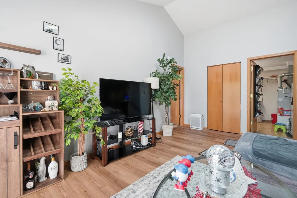 1994 Gary Court Schaumburg IL 60193