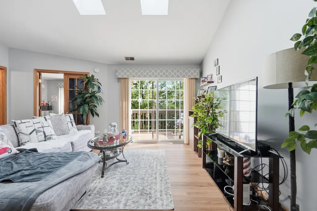 1994 Gary Court Schaumburg IL 60193