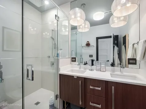 5746 North Washtenaw Avenue Chicago IL 60659