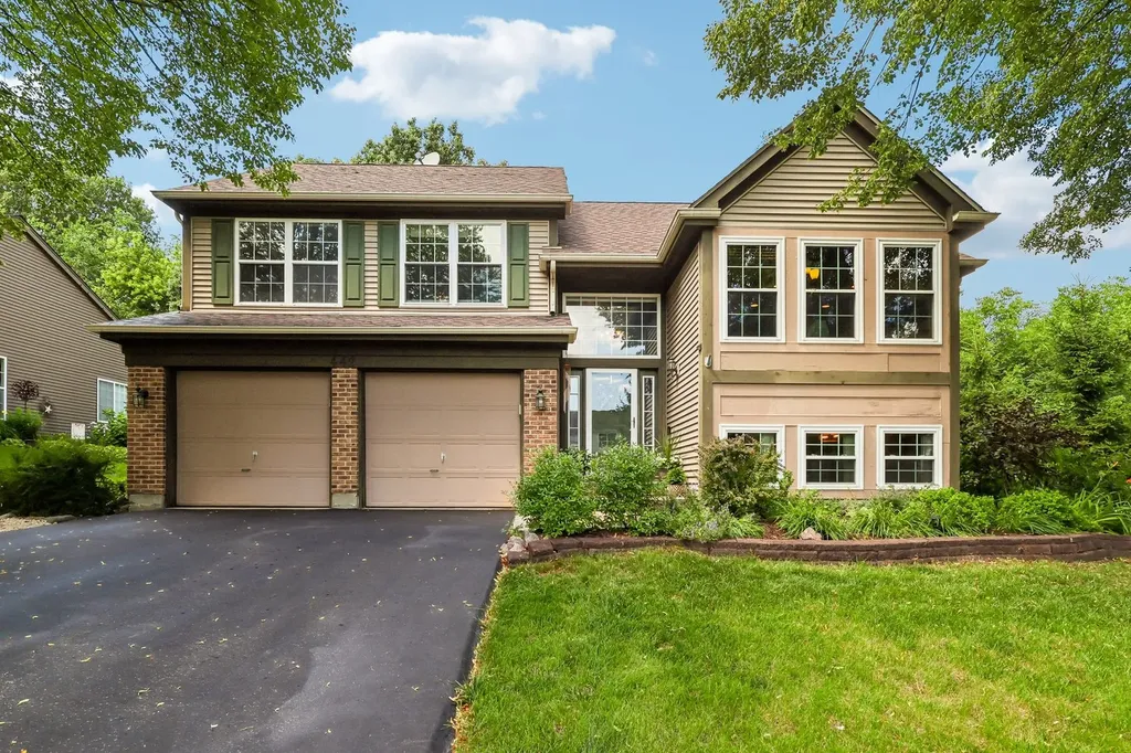 442 Harbor Drive Carpentersville IL 60110
