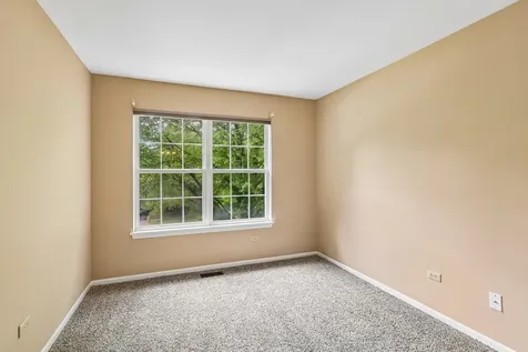 442 Harbor Drive Carpentersville IL 60110