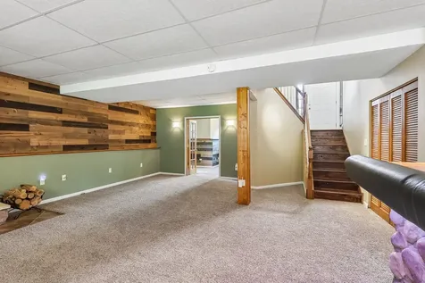 442 Harbor Drive Carpentersville IL 60110