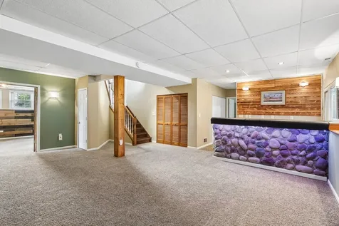 442 Harbor Drive Carpentersville IL 60110