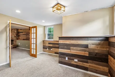 442 Harbor Drive Carpentersville IL 60110