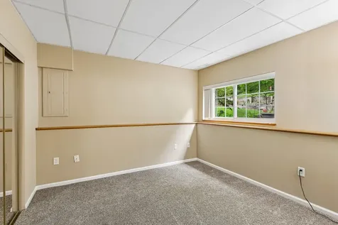 442 Harbor Drive Carpentersville IL 60110