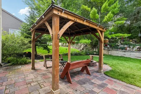 442 Harbor Drive Carpentersville IL 60110